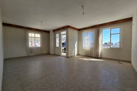 AKDENİZ NUSRATİYE'DE HER KATTA TEK DAİRE FERAH GENİŞ 3+1