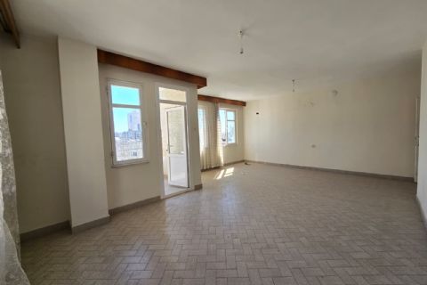 AKDENİZ NUSRATİYE'DE HER KATTA TEK DAİRE FERAH GENİŞ 3+1