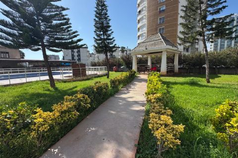 ÇİFTLİKKÖY'DE PRESTİJLİ SİTE İÇİNDE KOMPLE EŞYALI SOSYAL ALANLI GENİŞ 1+1