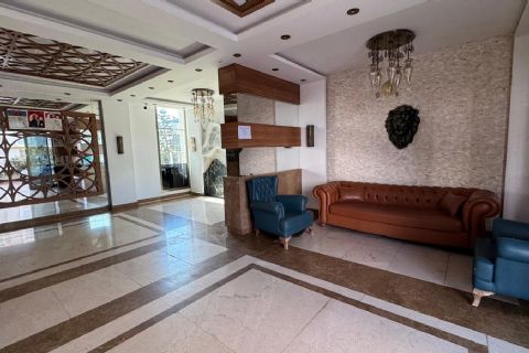ÇİFTLİKKÖY'DE PRESTİJLİ SİTE İÇİNDE KOMPLE EŞYALI SOSYAL ALANLI GENİŞ 1+1