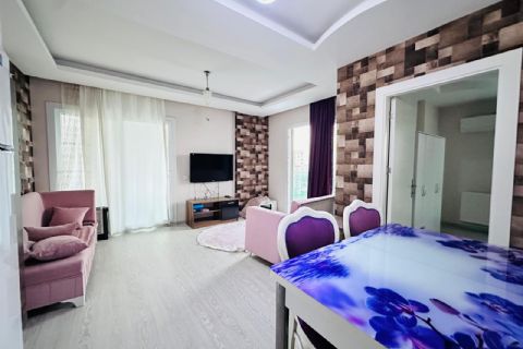 ÇİFTLİKKÖY'DE SİTE İÇİ YÜKSEK KAT GENİŞ BALKONLU EŞYALI 1+1