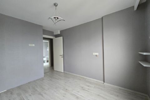 FUAT MOREL'DE 3.ÇEVREYOLU HİZASINDA TEK BLOK CEPHELERİ AÇIK 2+1