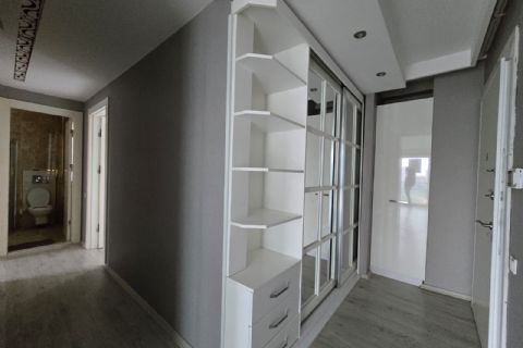FUAT MOREL'DE 3.ÇEVREYOLU HİZASINDA TEK BLOK CEPHELERİ AÇIK 2+1
