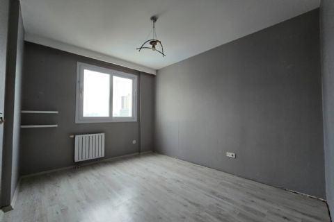 FUAT MOREL'DE 3.ÇEVREYOLU HİZASINDA TEK BLOK CEPHELERİ AÇIK 2+1
