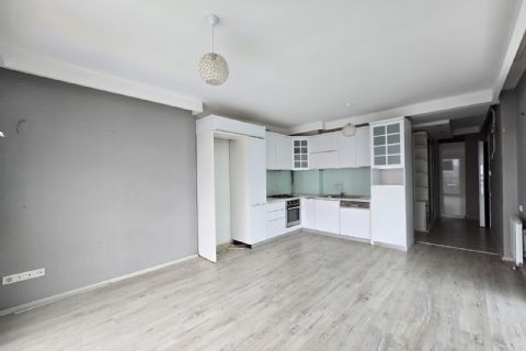 FUAT MOREL'DE 3.ÇEVREYOLU HİZASINDA TEK BLOK CEPHELERİ AÇIK 2+1