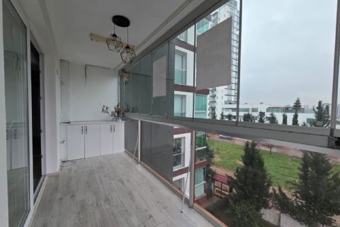 FUAT MOREL'DE 3.ÇEVREYOLU HİZASINDA TEK BLOK CEPHELERİ AÇIK 2+1