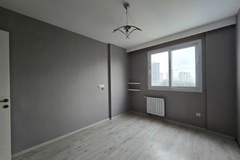 FUAT MOREL'DE 3.ÇEVREYOLU HİZASINDA TEK BLOK CEPHELERİ AÇIK 2+1