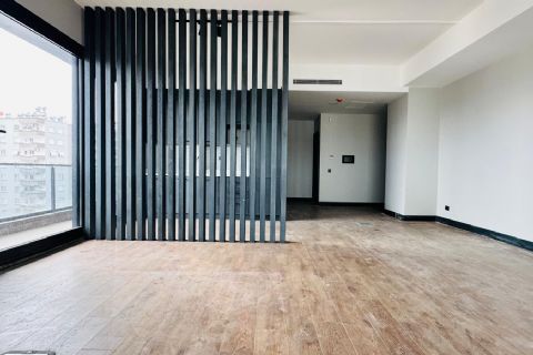 GMK BULVARI ÜZERİNDE GÜVENLİKLİ OTOPARKLI JENERATÖRLÜ LÜKS OFİS