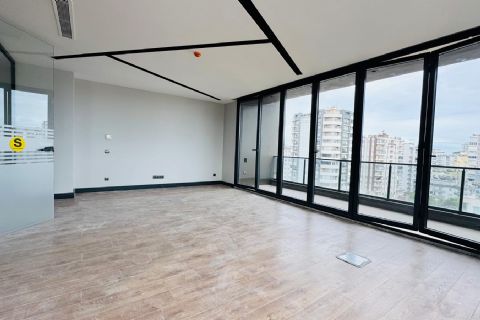 GMK BULVARI ÜZERİNDE GÜVENLİKLİ OTOPARKLI JENERATÖRLÜ LÜKS OFİS