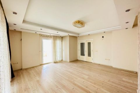 KARİZMA 'DAN ÇİFTLİKKÖYDE HAVUZLU CEPHELERİ AÇIK DOĞALGAZLI 3+1