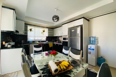 KARİZMA'DAN 3 BLOK SİTE İÇİ TEMİZ MASRAFSIZ HAVUZLU ULAŞIMI KOLAY DAİRE 
