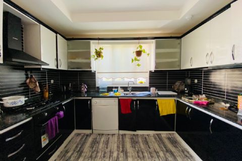 KARİZMA'DAN 3 BLOK SİTE İÇİ TEMİZ MASRAFSIZ HAVUZLU ULAŞIMI KOLAY DAİRE 