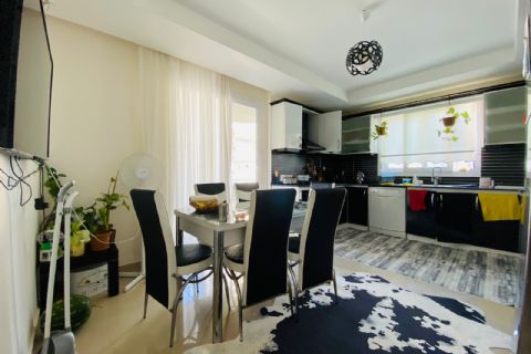 KARİZMA'DAN 3 BLOK SİTE İÇİ TEMİZ MASRAFSIZ HAVUZLU ULAŞIMI KOLAY DAİRE 