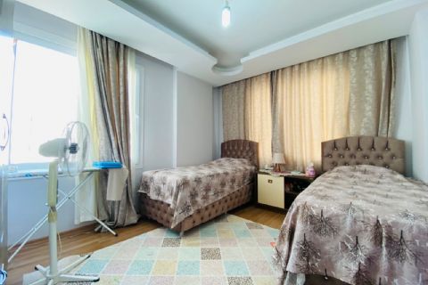 KARİZMA'DAN 3 BLOK SİTE İÇİ TEMİZ MASRAFSIZ HAVUZLU ULAŞIMI KOLAY DAİRE 