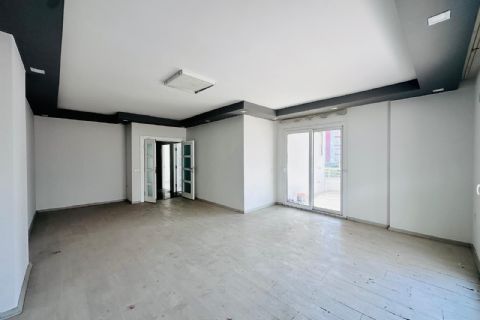 KARİZMA'DAN 34.CAD DE OFİS OLMAYA MÜSAİT 3+1
