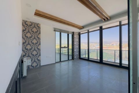 KARİZMA'DAN 34.CAD ÜSTÜ DİŞ POLİKLİNİKLERİNE UYGUN TERASLI OFİS