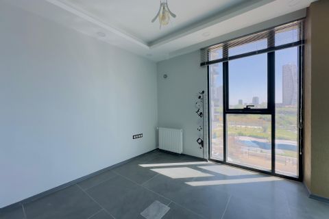 KARİZMA'DAN 34.CAD ÜSTÜ DİŞ POLİKLİNİKLERİNE UYGUN TERASLI OFİS