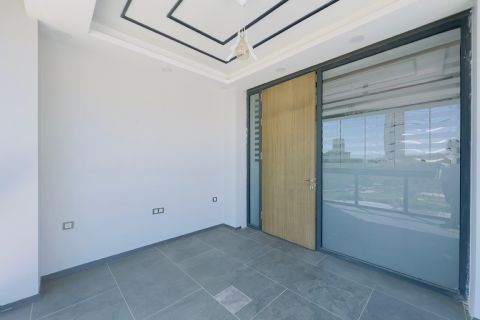 KARİZMA'DAN 34.CAD ÜSTÜ DİŞ POLİKLİNİKLERİNE UYGUN TERASLI OFİS