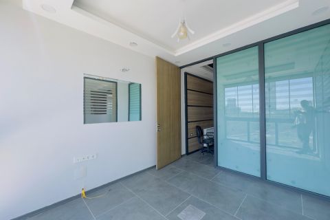 KARİZMA'DAN 34.CAD ÜSTÜ DİŞ POLİKLİNİKLERİNE UYGUN TERASLI OFİS