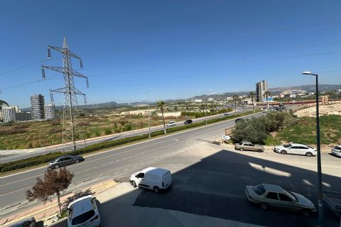 KARİZMA'DAN 34.CAD ÜSTÜ DİŞ POLİKLİNİKLERİNE UYGUN TERASLI OFİS