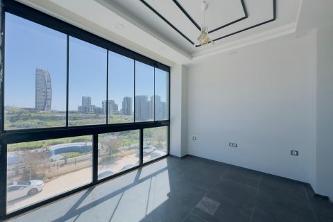 KARİZMA'DAN 34.CAD ÜSTÜ DİŞ POLİKLİNİKLERİNE UYGUN TERASLI OFİS