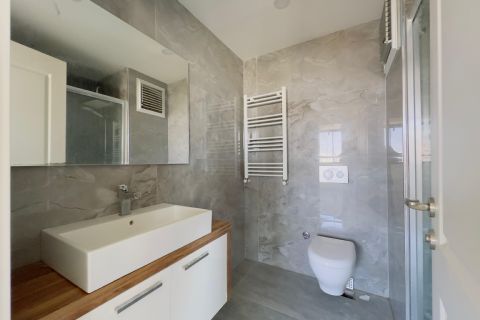KARİZMA'DAN 34.CAD ÜZERİ TEMİZ 2+1 KİRALIK DAİRE