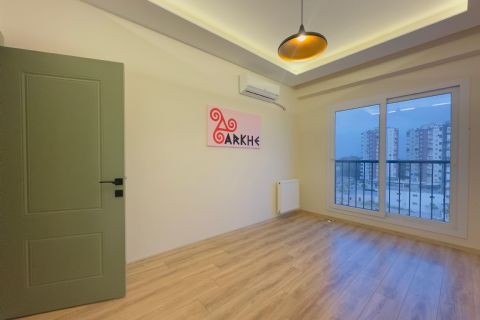 KARİZMA'DAN 75. YIDA DENİZ MANZARALI CAM BALKONLU ARA KAT 1+1