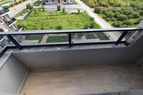 KARİZMA'DAN 75 YIL DA SİTE İÇİ HAVUZLU AÇIK CEPHELİ SIFIR 2+1