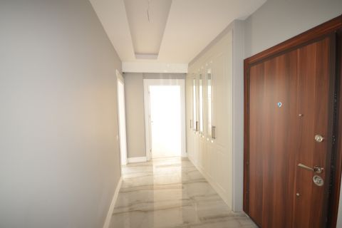 KARİZMA'DAN AKDENİZ MAHALLESİNDE 3 BLOKLU SİTE İÇERİSİNDE GENİŞ 4+1