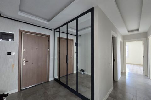 KARİZMA'DAN AKDENİZ MH DE TEK BLOK YÜZME HAVUZLU 3+1