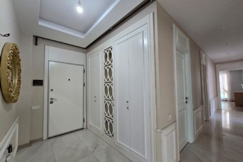 KARİZMA'DAN AKDENİZ'DE LÜKS SİTE İÇİ ARA KAT GENİŞ 4+1