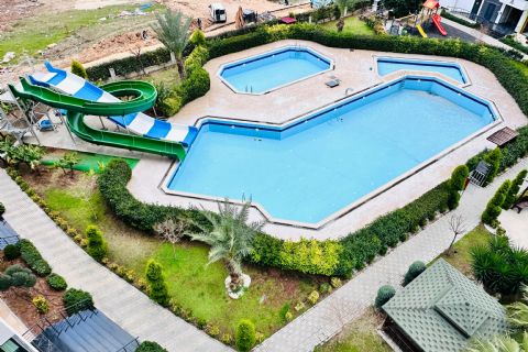 KARİZMA'DAN AQUA PARKLI SİTE İÇİNDE DENİZ GÖREN 3+1