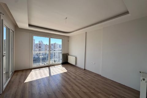 KARİZMA'DAN ÇİFTLİKKÖY DE 34.CAD YAKIN KOMBİLİ 2+1