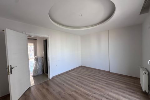 KARİZMA'DAN ÇİFTLİKKÖY DE 34.CAD YAKIN KOMBİLİ 2+1