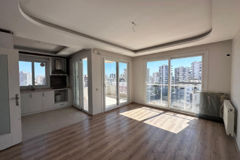 KARİZMA'DAN ÇİFTLİKKÖY DE 34.CAD YAKIN KOMBİLİ 2+1