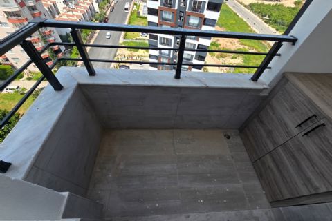 KARİZMA'DAN DENİZ GÖREN HAVUZLU JENERATÖRLÜ SIFIR 3+1 DAİRE