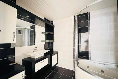 KARİZMA'DAN DENİZ GÖREN SİTE HAVUZ CAM BALKON 3+1 DAİRE