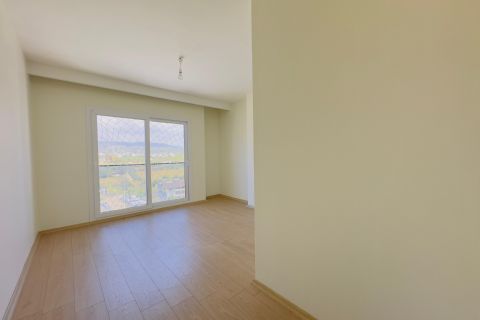 KARİZMA'DAN DENİZE YÜRÜME MASAFESİNDE HAVUZLU 2+1