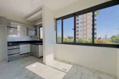 KARİZMA'DAN ESKİ MEZİTLİ'DE BAĞIMSIZ MUTFAK TARZ 2+1