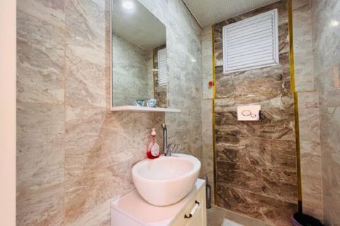KARİZMA'DAN ESKİ MEZİTLİDE HAVUZLU TARZ 3+1 DAİRE