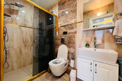 KARİZMA'DAN ESKİ MEZİTLİDE HAVUZLU TARZ 3+1 DAİRE