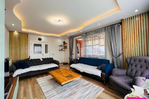 KARİZMA'DAN ESKİ MEZİTLİDE HAVUZLU TARZ 3+1 DAİRE