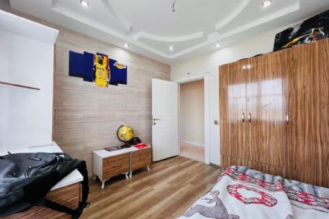 KARİZMA'DAN ESKİ MEZİTLİDE HAVUZLU TARZ 3+1 DAİRE