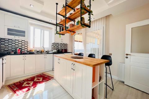 KARİZMA'DAN ESKİ MEZİTLİDE HAVUZLU TARZ 3+1 DAİRE