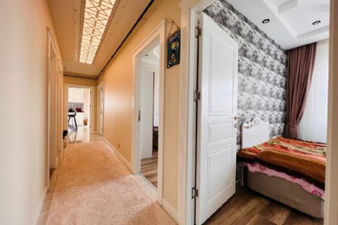 KARİZMA'DAN ESKİ MEZİTLİDE HAVUZLU TARZ 3+1 DAİRE