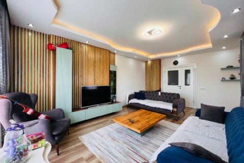 KARİZMA'DAN ESKİ MEZİTLİDE HAVUZLU TARZ 3+1 DAİRE