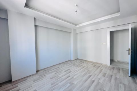 KARİZMA'DAN FATİH MH DE DENİZ MANZARALI HAVUZLU SİTEDE GENİŞ YENİLENMİŞ 3+1