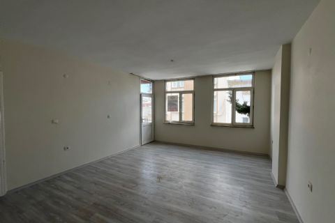 KARİZMA'DAN FORUMUN ARKASINDA YENİLENMİŞ 2+1