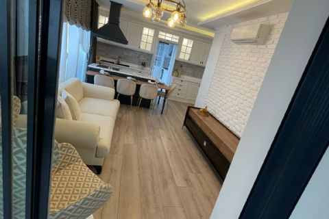 KARİZMA'DAN FUAT MOREL'DE LÜKS SİTEDE 5+1 DAİRE