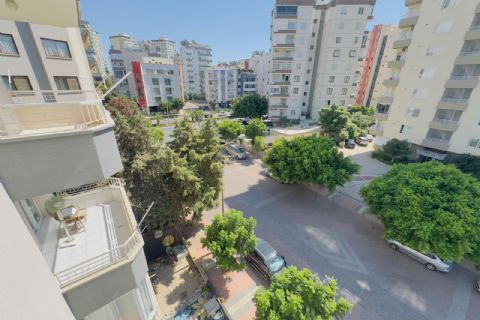 KARİZMA'DAN GMK BULVARINDA SAHİLE YÜRÜME MESAFESİNDE 3+1